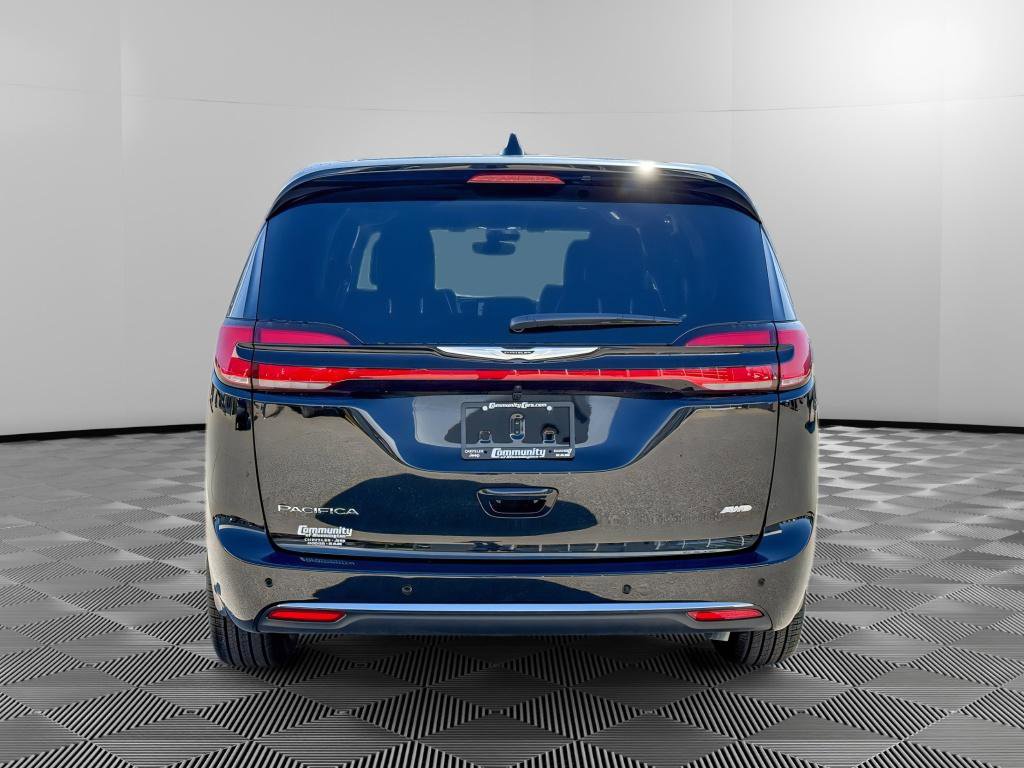 New 2026 Chrysler Pacifica Select AWD/4WD image 5
