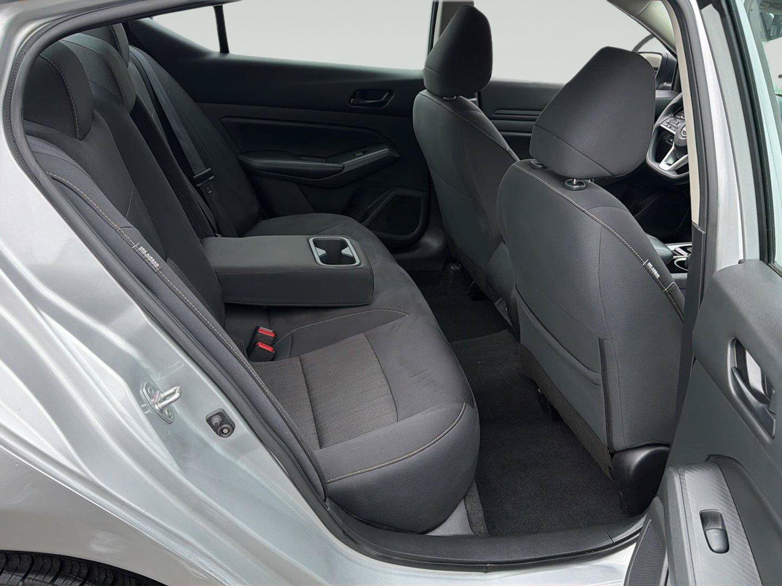 Used 2024 Nissan Altima 2.5 SV AWD/4WD image 30