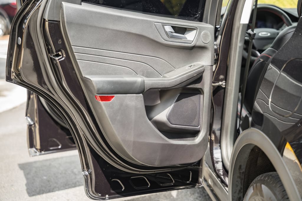 Used 2022 Ford Escape SEL w/ SEL Stealth AWD Package image 40
