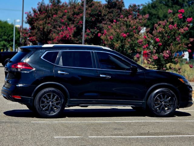 Used 2020 Nissan Rogue SV image 14
