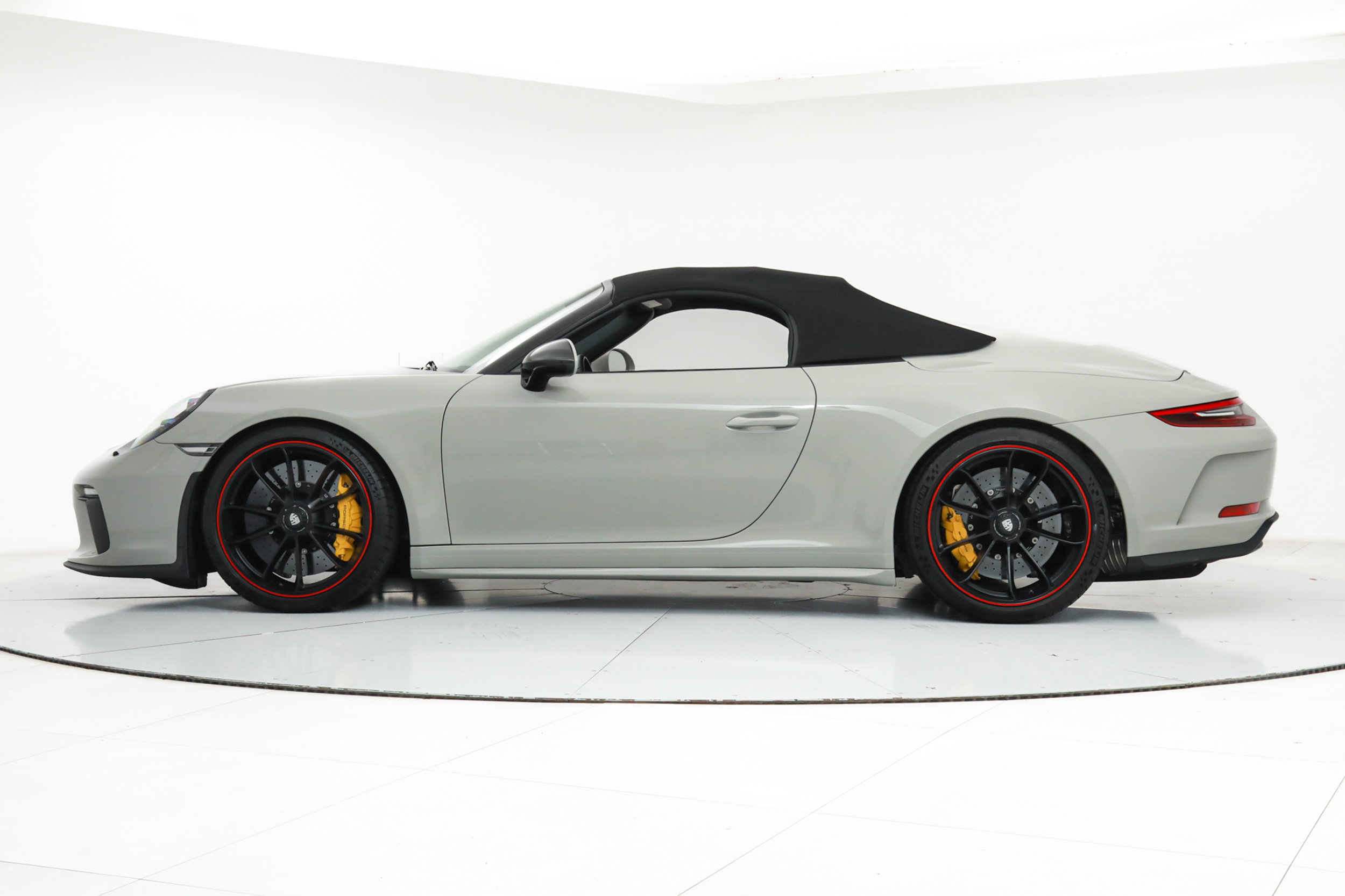 Used 2019 Porsche 911 Speedster RWD image 3