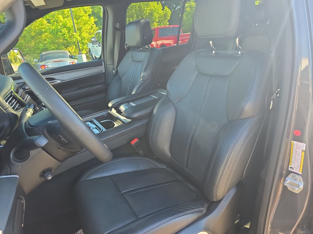 Used 2024 Jeep Wagoneer Series II AWD/4WD image 17