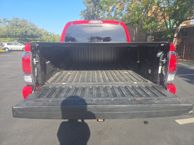 Used 2021 Toyota Tacoma TRD Off-Road w/ Technology Package RWD image 19