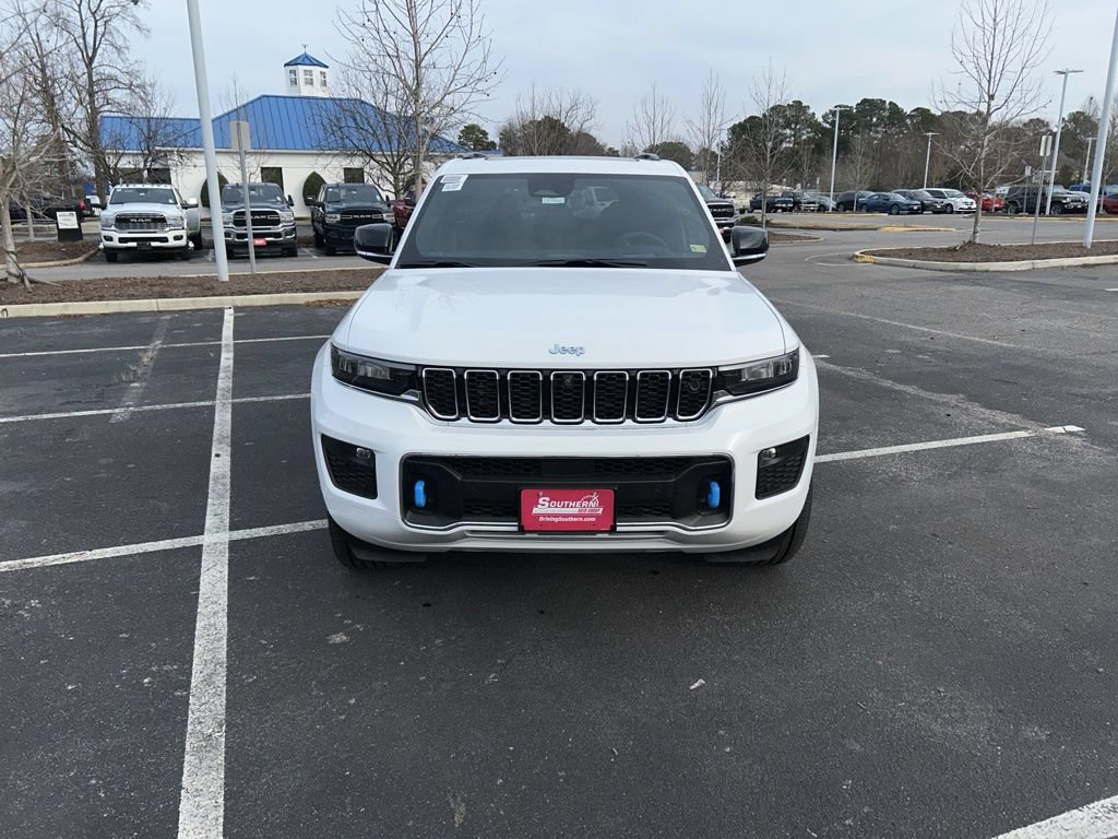 New 2024 Jeep Grand Cherokee Overland w/ Advanced Protech Group III AWD/4WD video 2