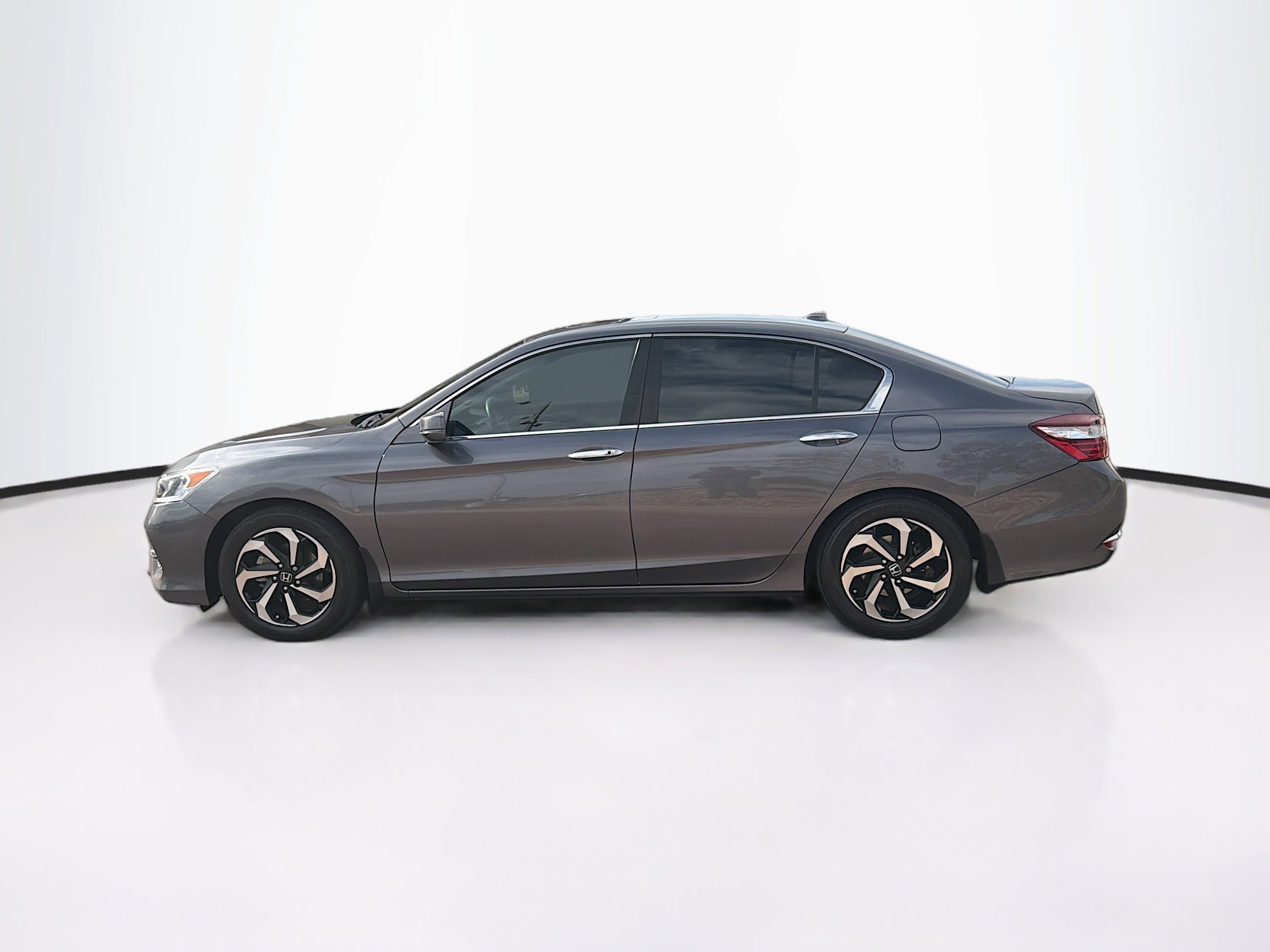 Used 2017 Honda Accord EX-L image 4