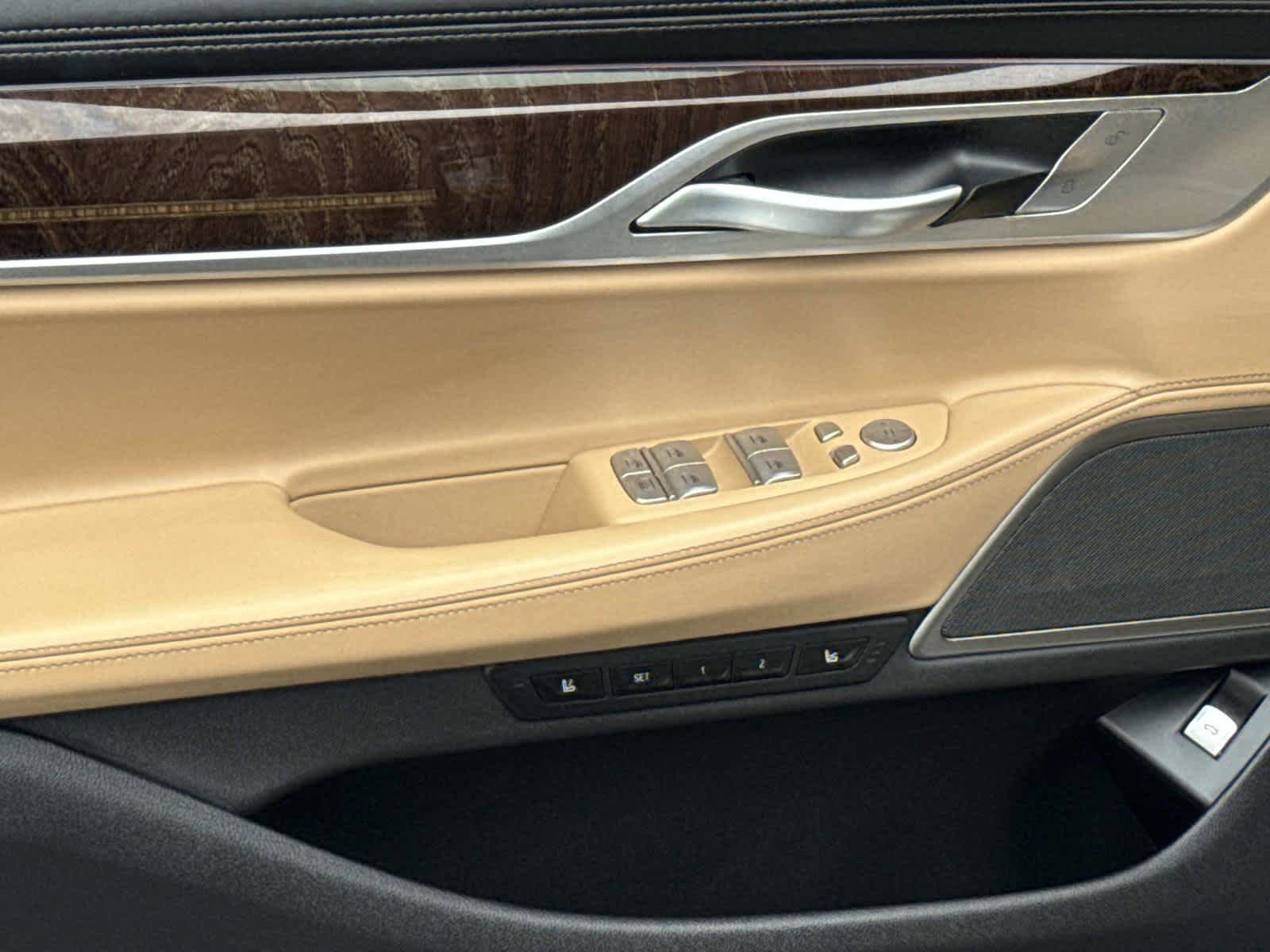 Used 2022 BMW 740i xDrive w/ M Sport Package AWD/4WD image 27