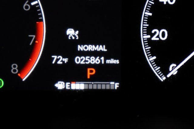 Used 2024 Honda CR-V EX-L image 16