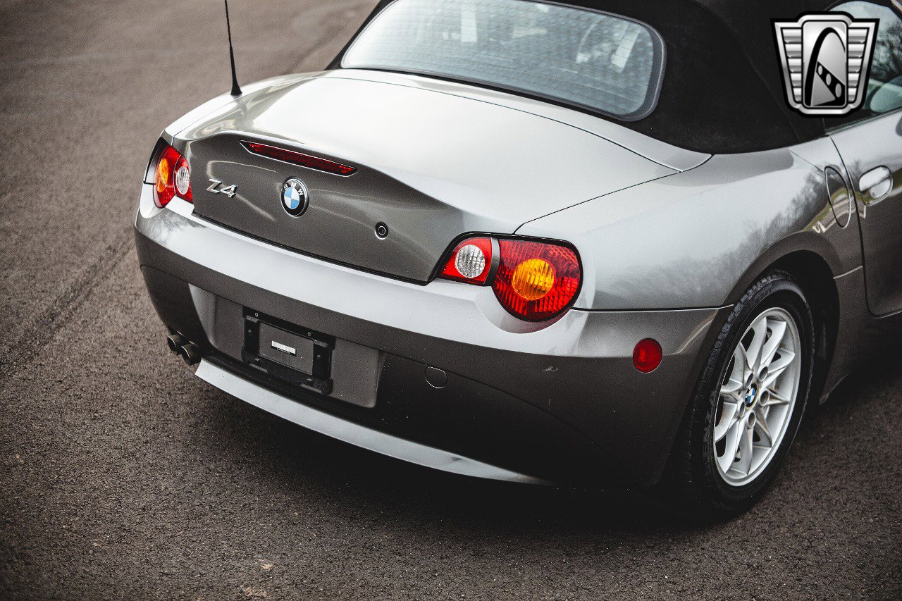 Used 2004 BMW Z4 2.5i image 14