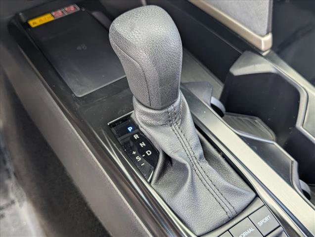 Used 2025 Toyota Camry LE image 12