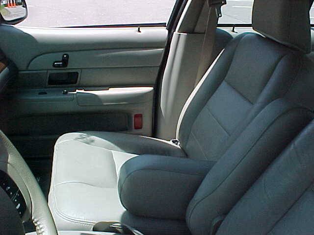 Used 2007 Ford Crown Victoria LX RWD image 24