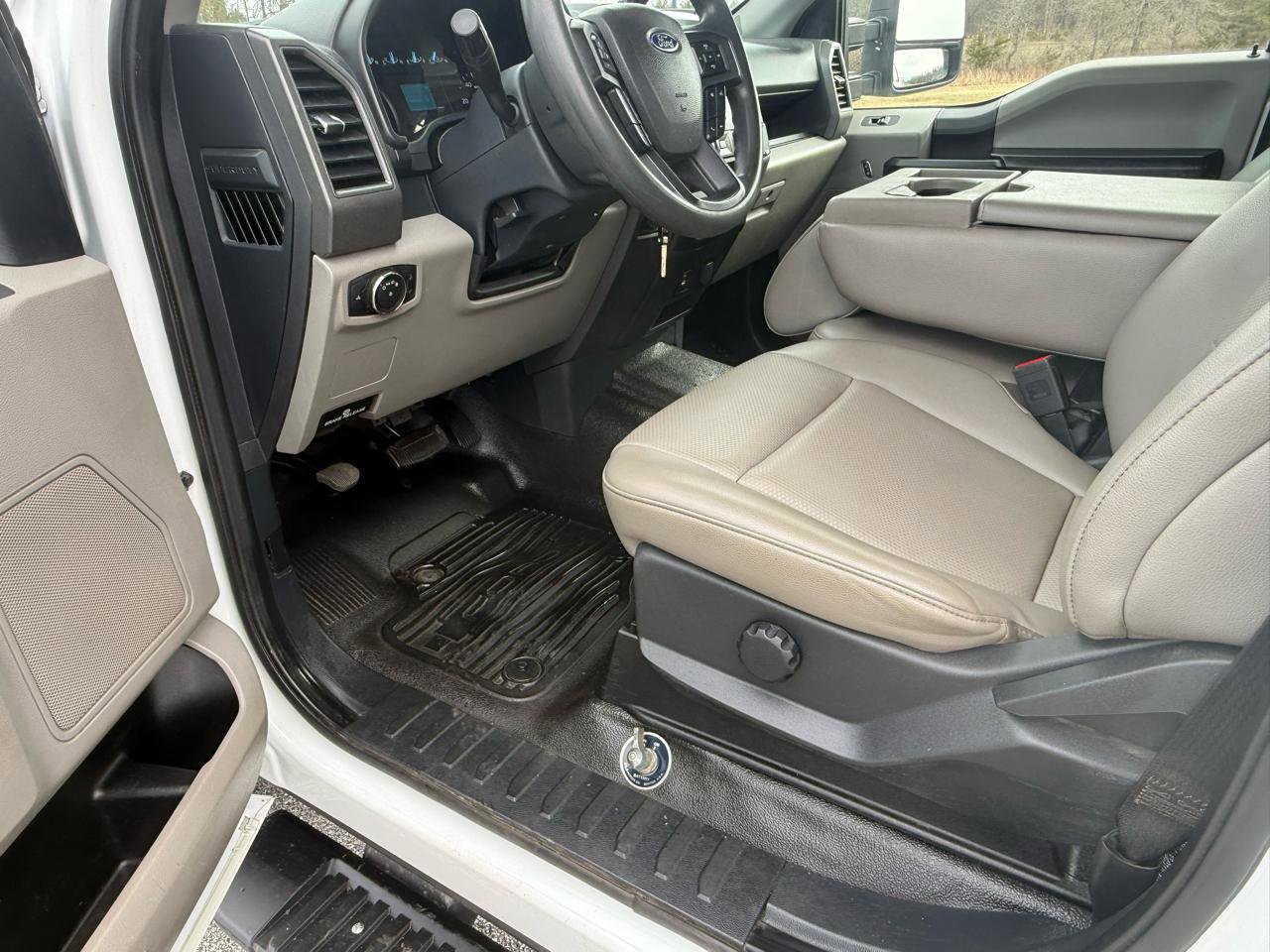 Used 2022 Ford F250 XL w/ Power Equipment Group image 15