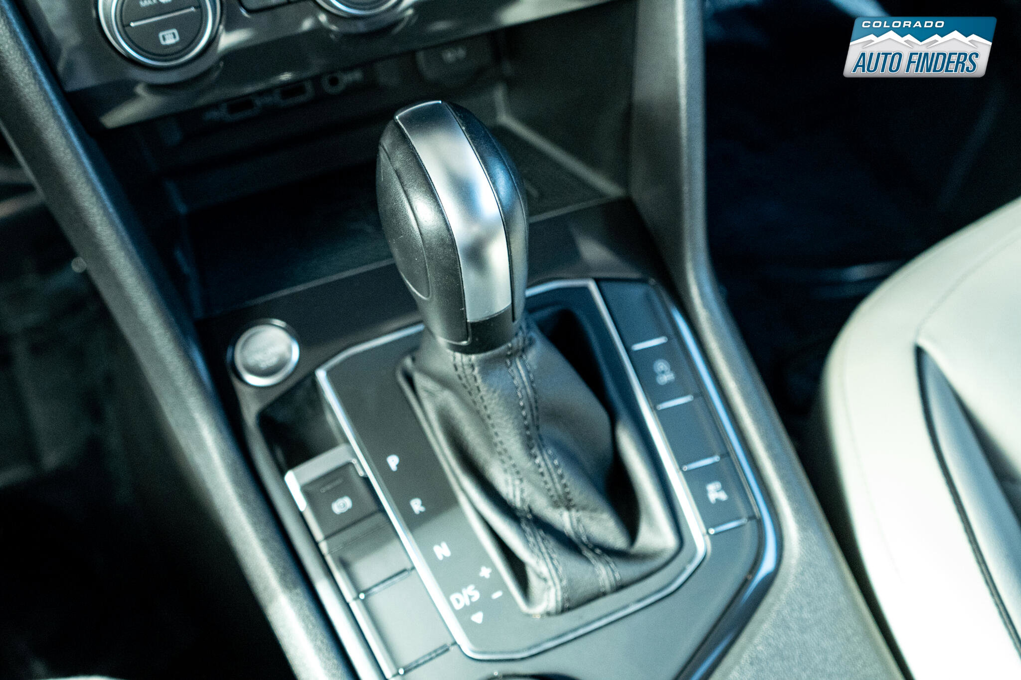 Used 2020 Volkswagen Tiguan SEL Premium R-Line image 17