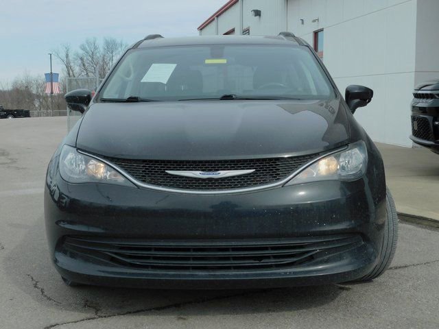 Used 2020 Chrysler Voyager LX w/ Cold Weather Group image 3