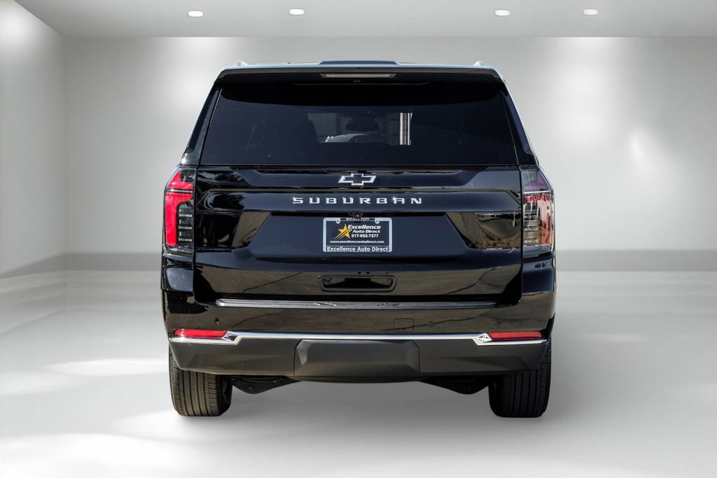 Used 2025 Chevrolet Suburban LS image 7