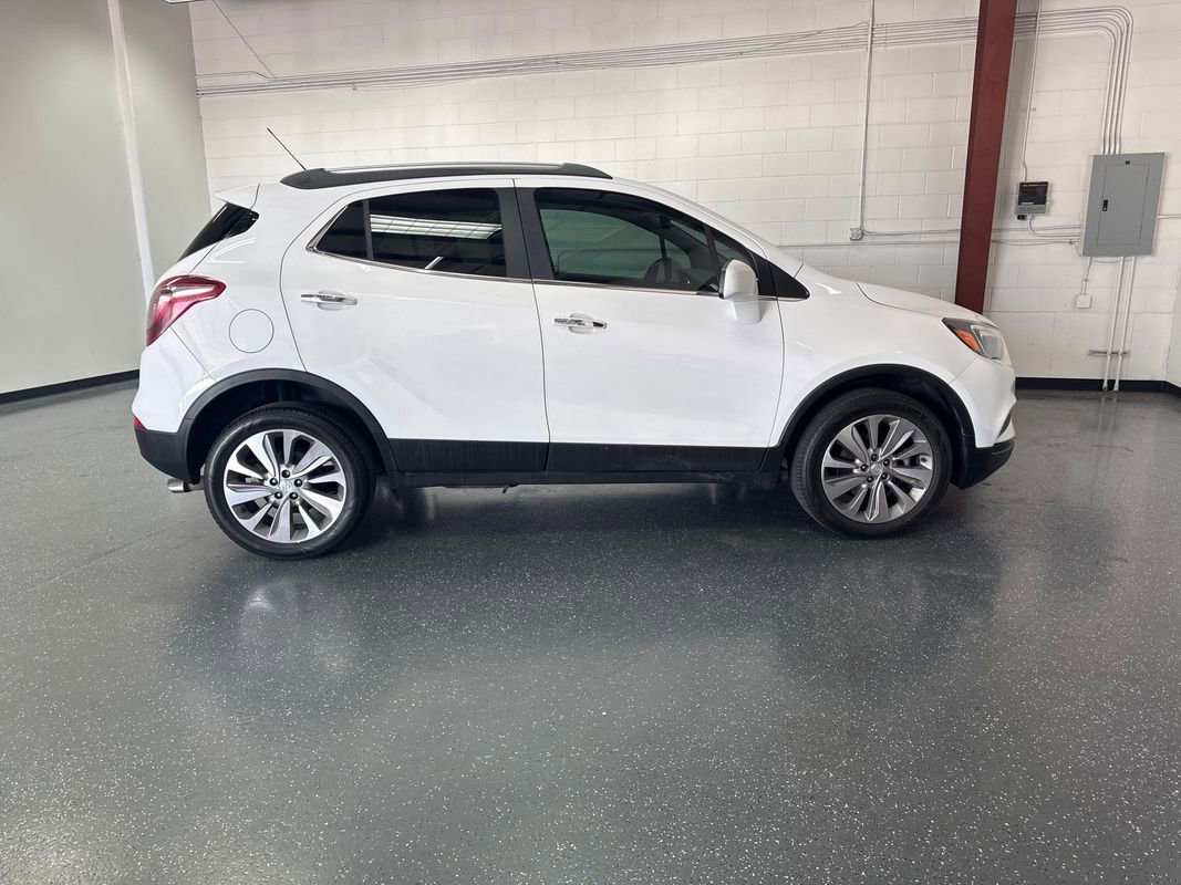 Used 2020 Buick Encore Preferred image 3