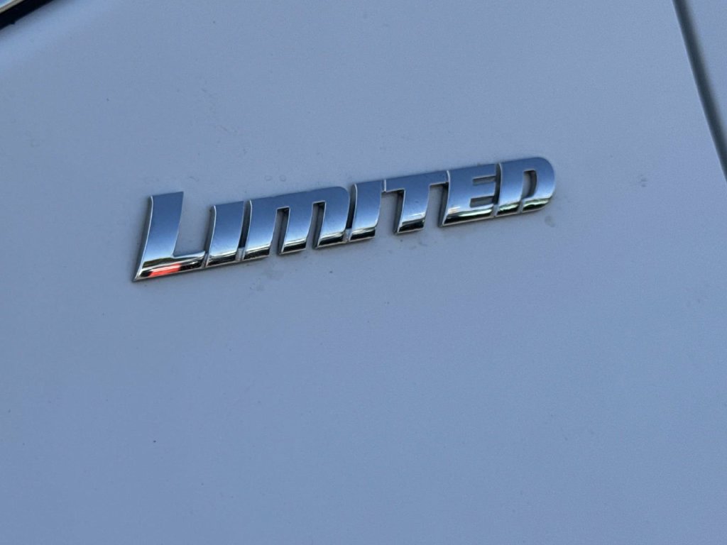 Used 2024 Toyota Tundra Limited AWD/4WD image 7