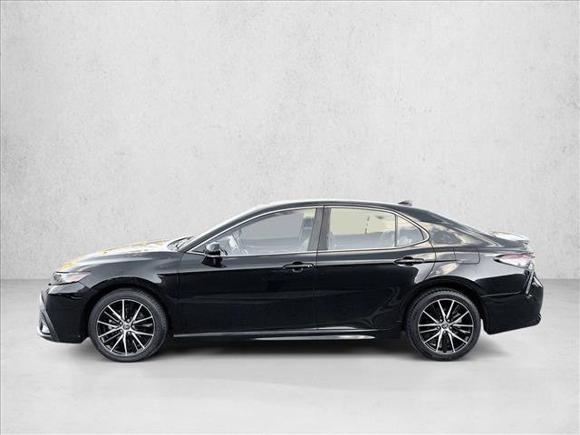 Used 2024 Toyota Camry SE image 4