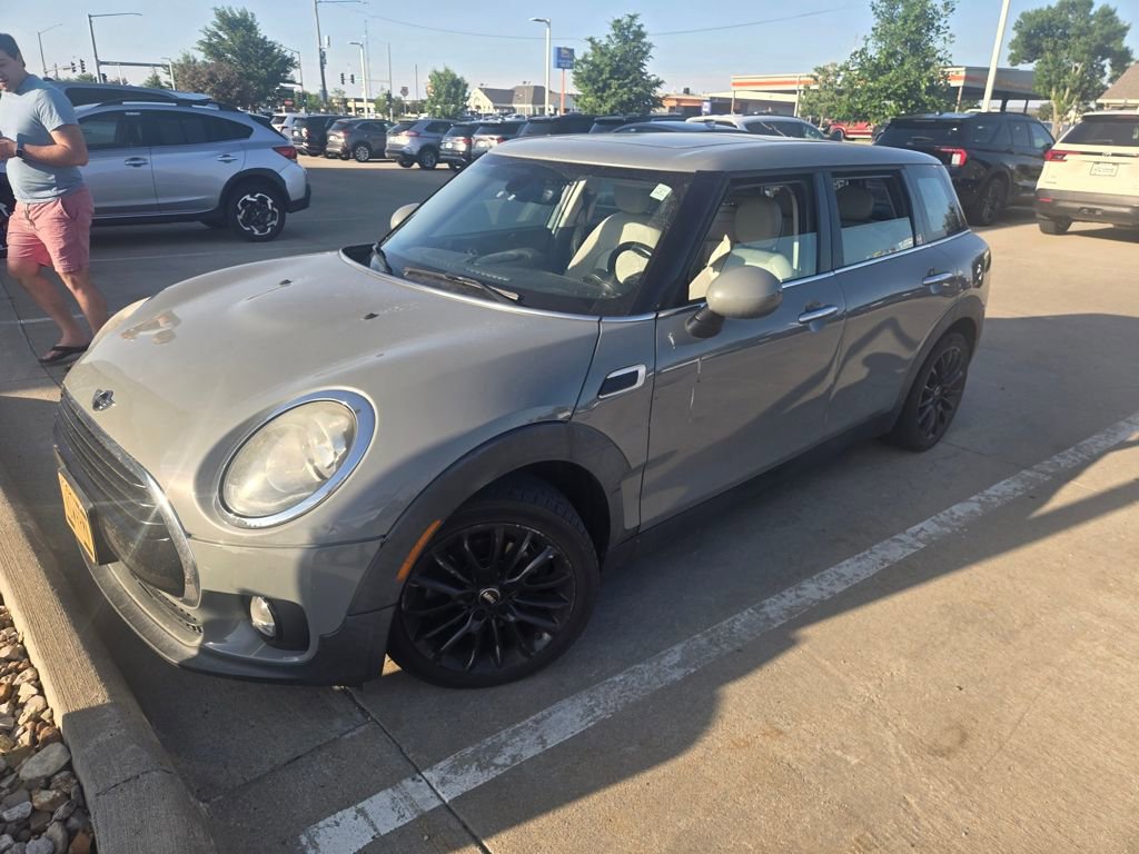 Used 2016 MINI Cooper Clubman FWD image 2