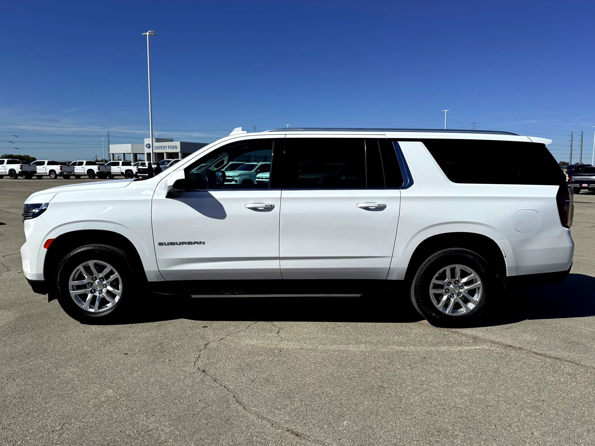 Used 2024 Chevrolet Suburban LT image 10