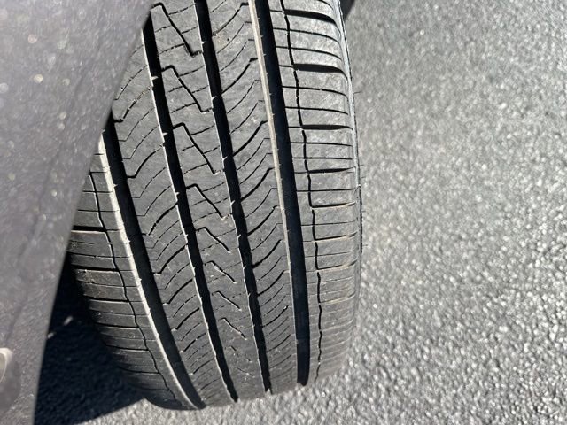 Used 2015 Toyota Camry XLE w/ Moonroof Package image 30