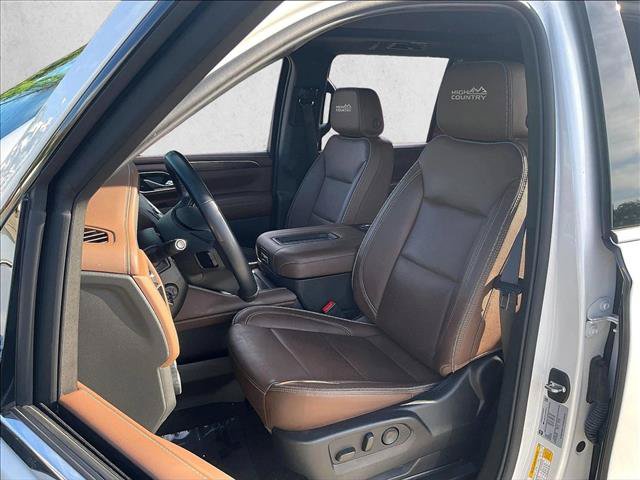 Used 2024 Chevrolet Suburban High Country RWD image 27