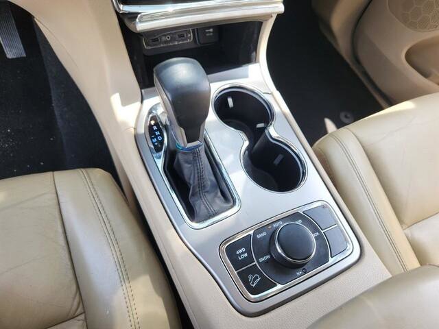 Used 2019 Jeep Grand Cherokee Limited AWD/4WD image 7