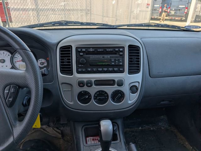 Used 2006 Ford Escape XLT AWD/4WD image 4