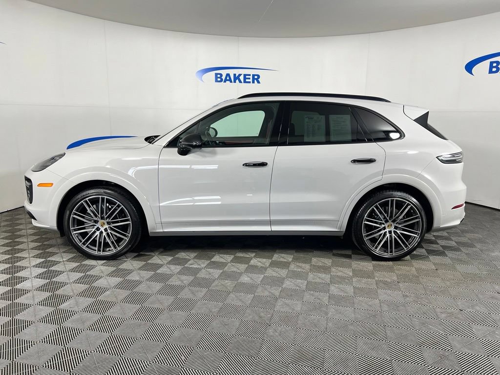 Used 2021 Porsche Cayenne Turbo AWD/4WD image 2