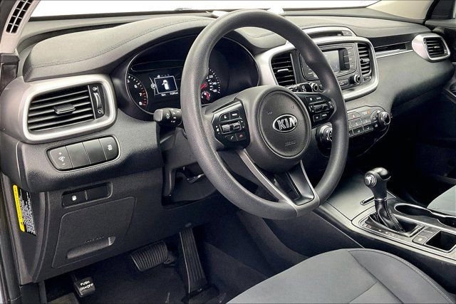 Used 2018 Kia Sorento L image 14