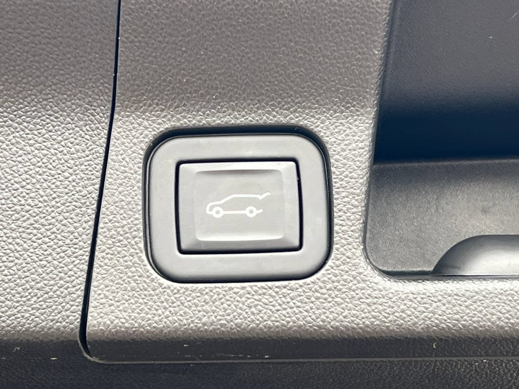 Used 2023 GMC Acadia AT4 w/ Technology Package AWD/4WD image 44