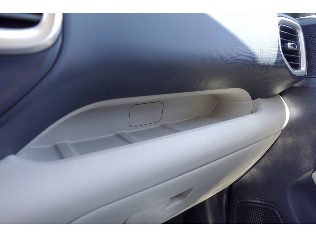 Used 2021 Hyundai Venue FWD image 26