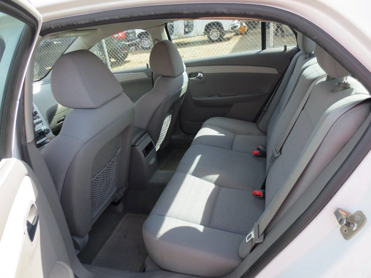 Used 2010 Chevrolet Malibu Hybrid image 8