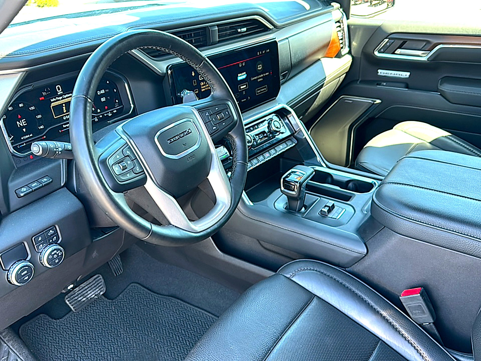 Used 2024 GMC Sierra 1500 Denali w/ Technology Package image 12