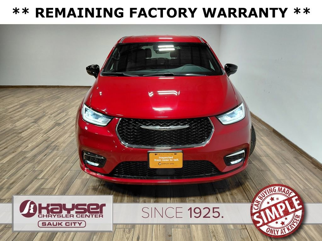 Used 2025 Chrysler Pacifica Select image 3