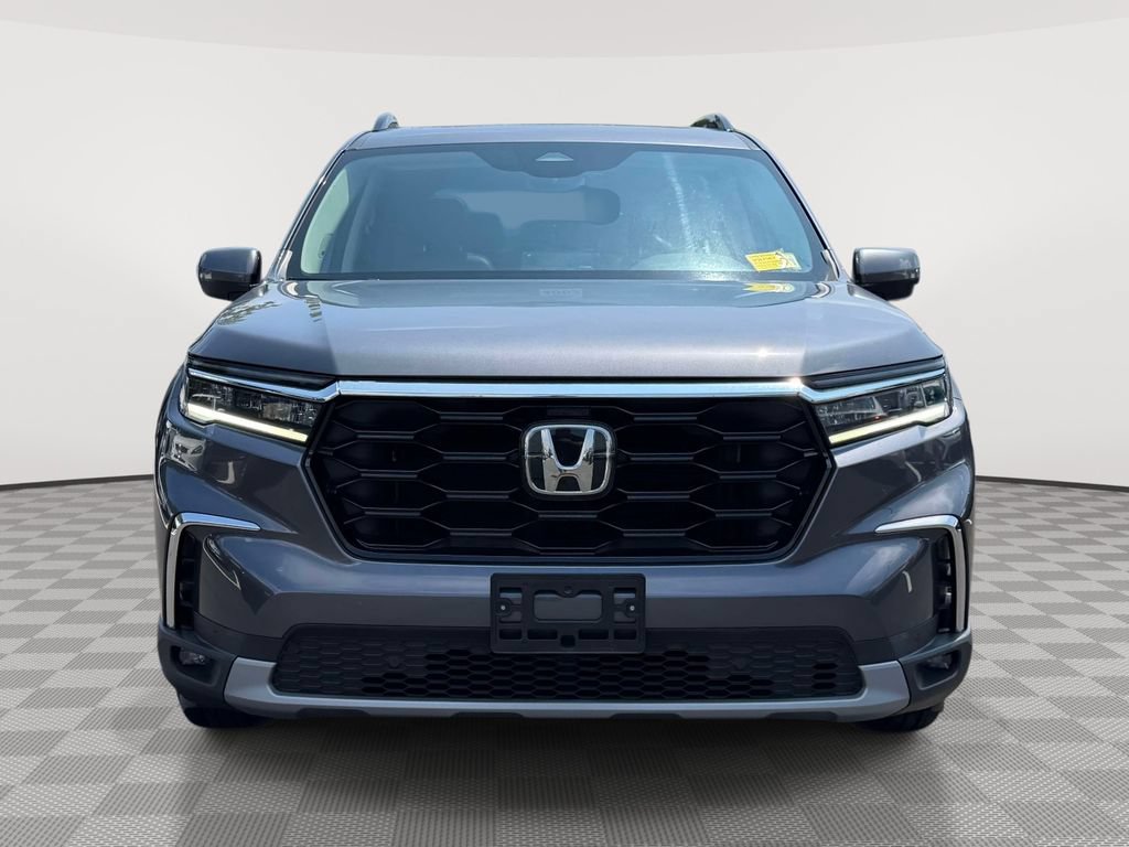 Used 2023 Honda Pilot Touring image 2