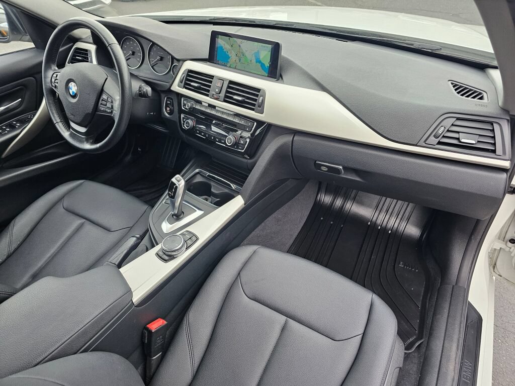 Used 2016 BMW 320i xDrive Sedan AWD/4WD image 11
