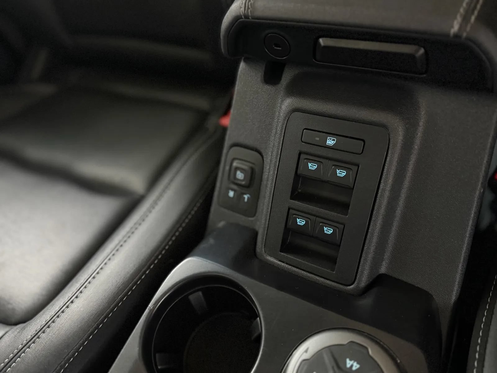 Used 2025 Ford Bronco Badlands AWD/4WD image 38