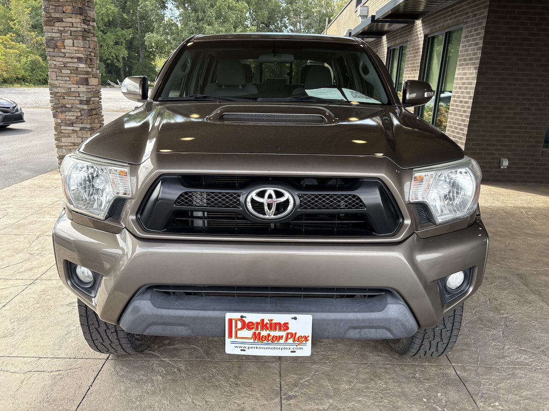 Used 2014 Toyota Tacoma 4x4 Double Cab w/ TRD Sport Package image 3