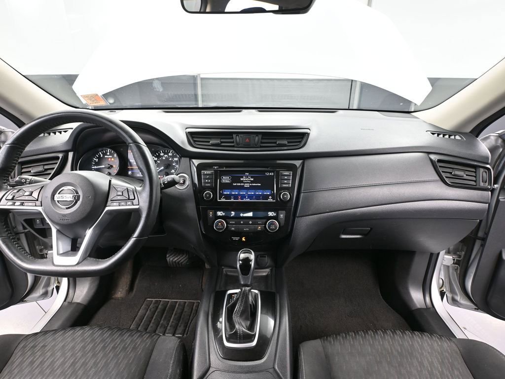 Used 2020 Nissan Rogue SV image 24