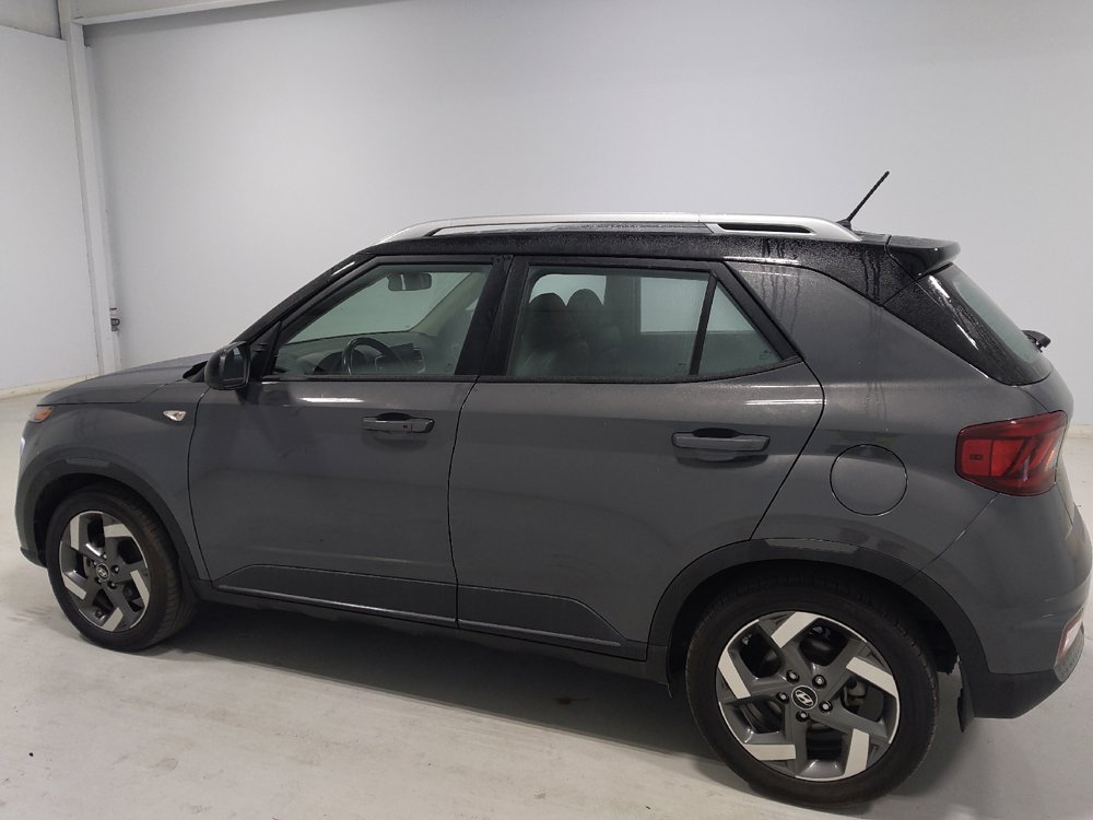 Used 2025 Hyundai Venue Limited FWD image 3