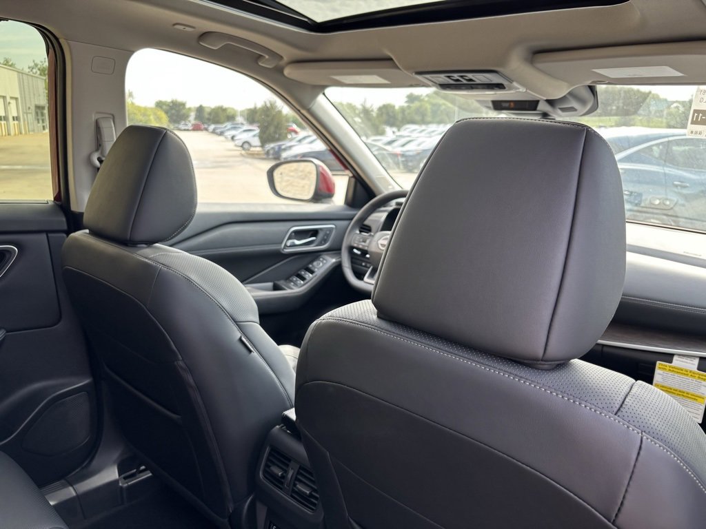 New 2026 Nissan Rogue Platinum w/ Platinum Premium Package image 10
