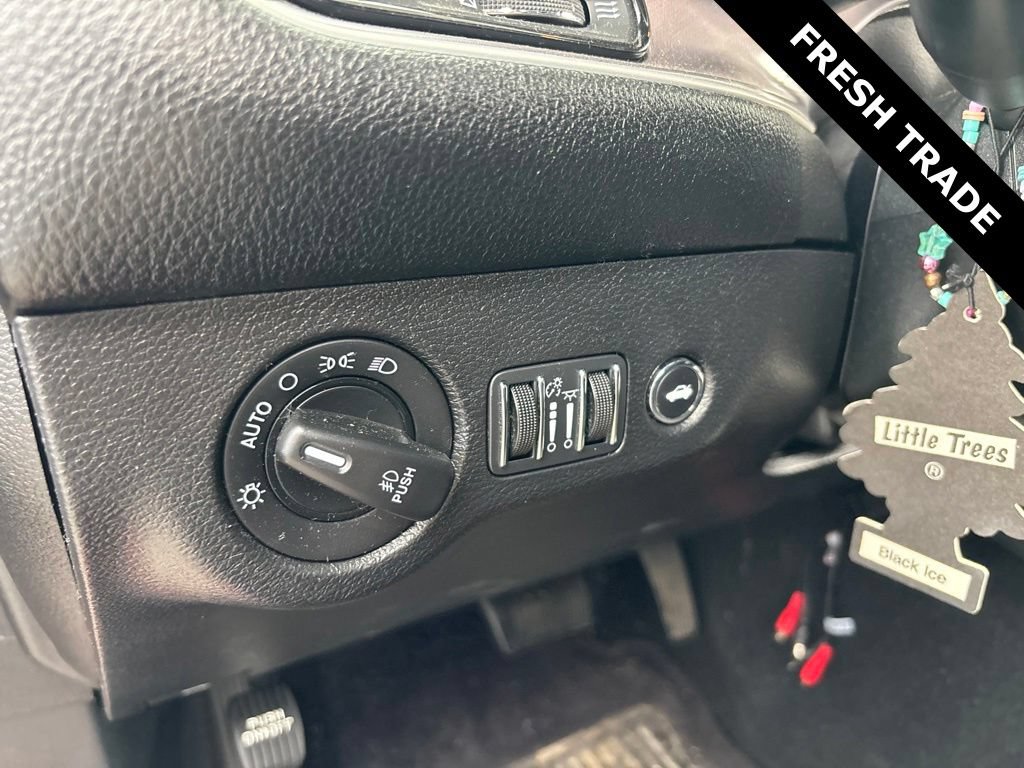 Used 2019 Dodge Challenger R/T w/ Driver Convenience Group RWD image 13