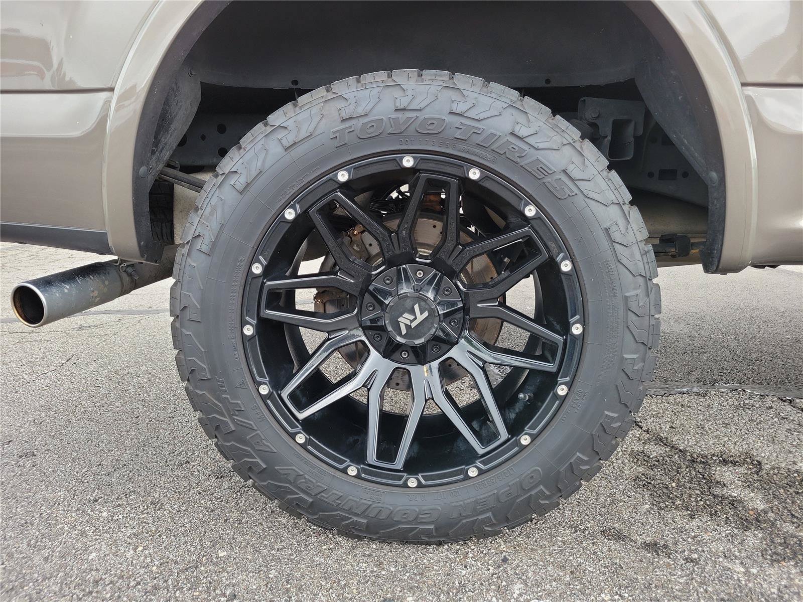 Used 2018 Ford F150 Lariat w/ Equipment Group 502A Luxury AWD/4WD image 7