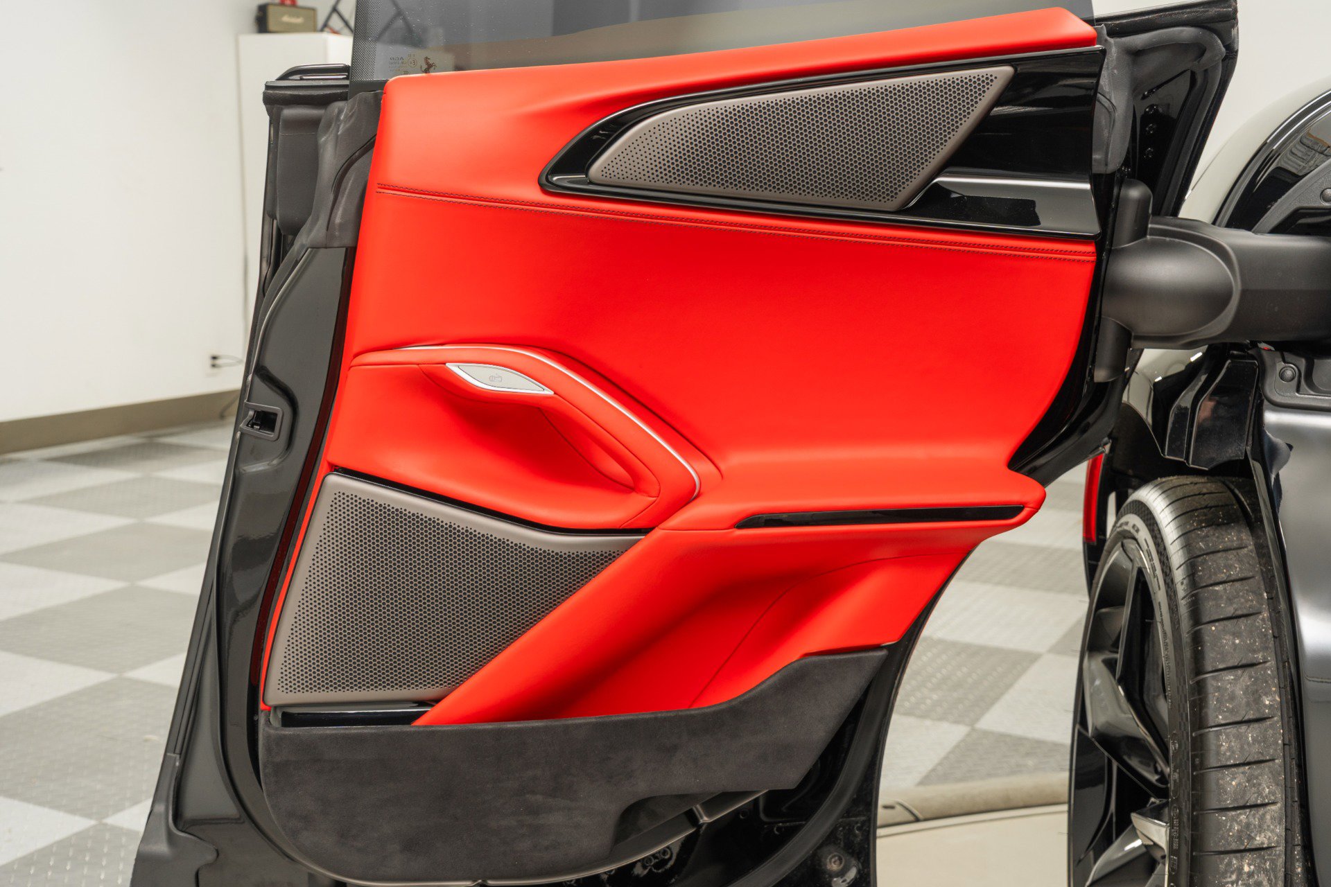 Used 2025 Ferrari Purosangue image 43