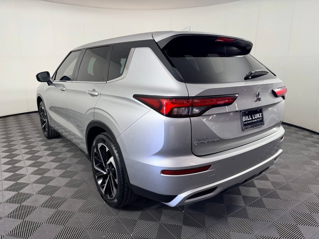 Used 2024 Mitsubishi Outlander SE AWD/4WD image 10