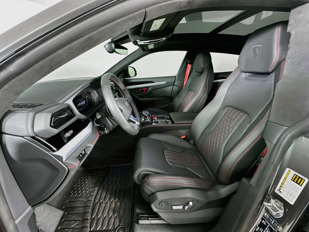 Used 2025 Lamborghini Urus SE AWD/4WD image 20