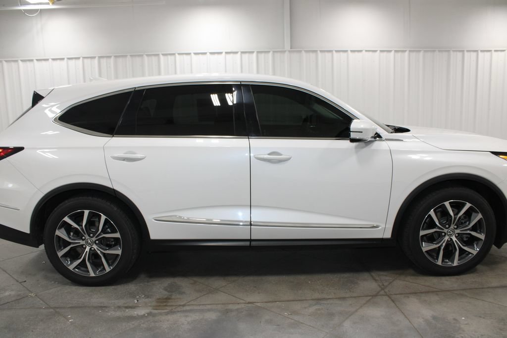 Used 2023 Acura MDX w/ Technology Package FWD image 11