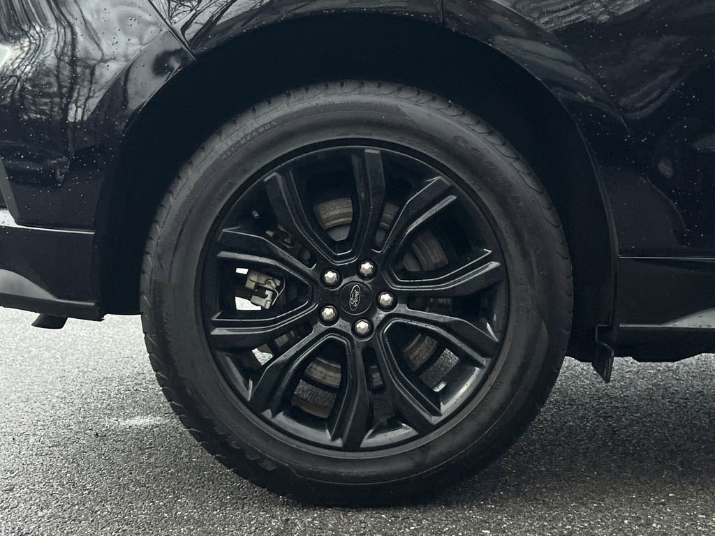 Used 2022 Ford Edge SE w/ Black Appearance Package image 8