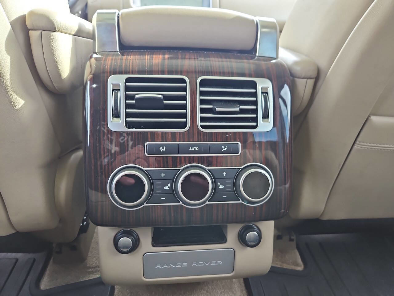 Used 2017 Land Rover Range Rover HSE image 22