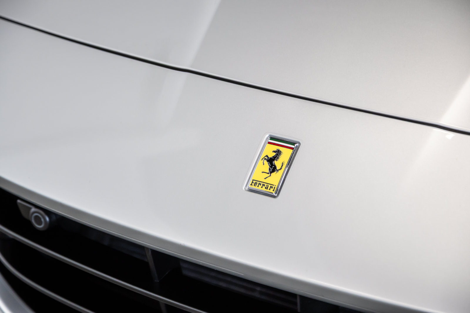 Used 2019 Ferrari Portofino RWD image 38